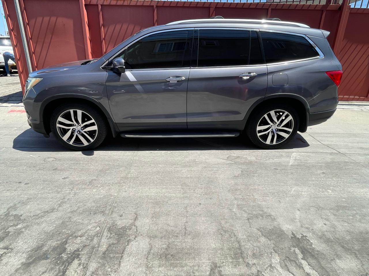 Honda Pilot Touring 2WD 2016