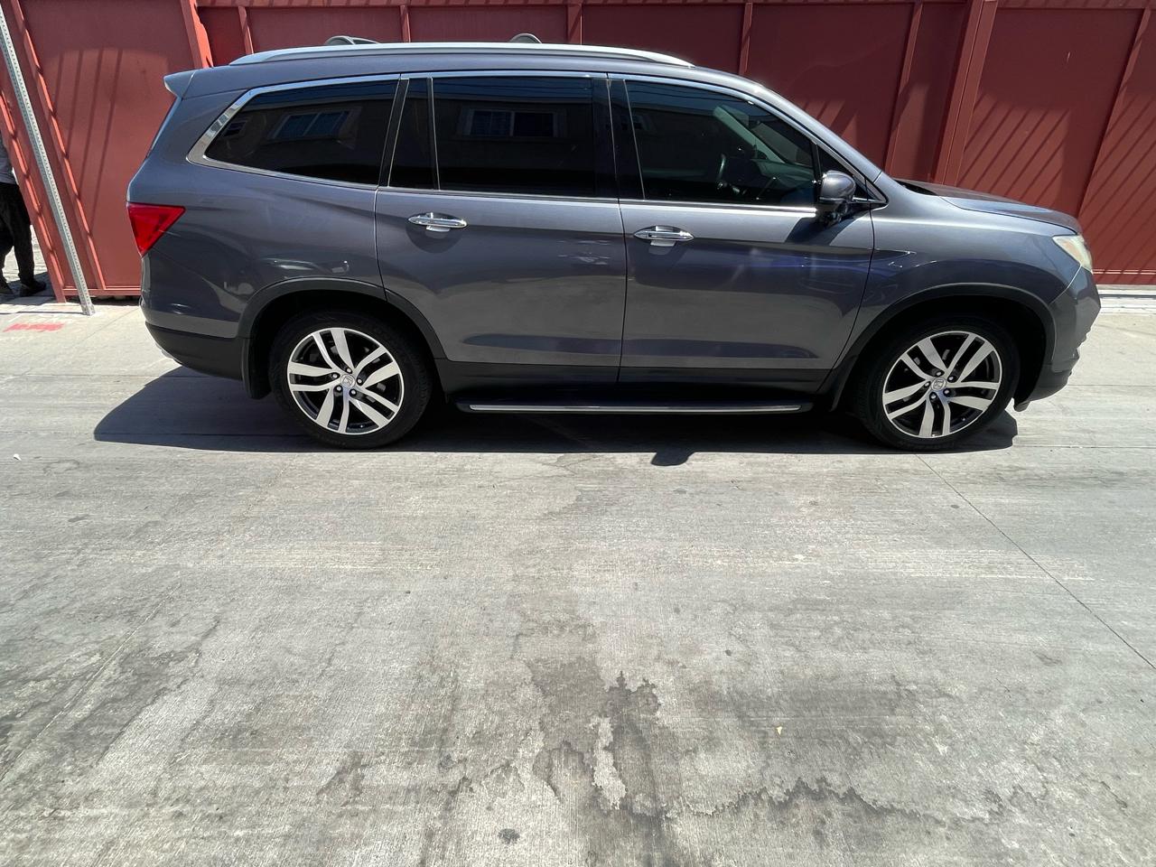 Honda Pilot Touring 2WD 2016