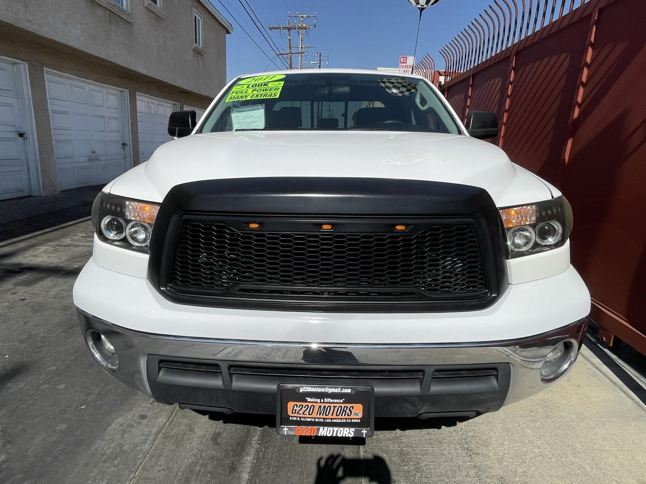 Toyota Tundra Tundra-Grade Double Cab 4.6L 2WD 2011