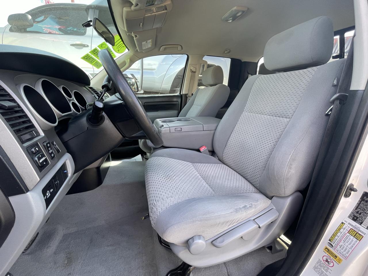 Toyota Tundra Tundra-Grade Double Cab 4.6L 2WD 2011