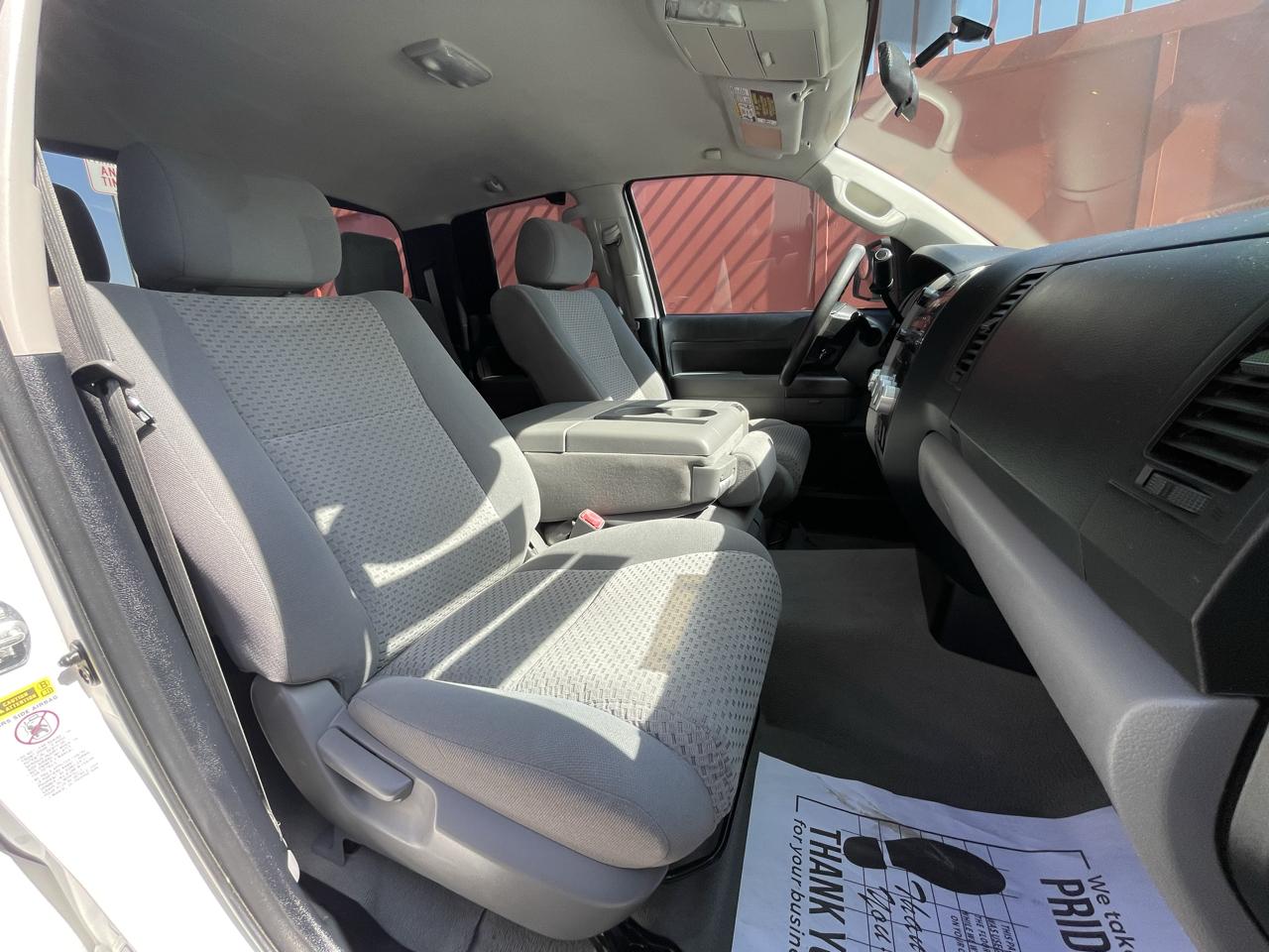 Toyota Tundra Tundra-Grade Double Cab 4.6L 2WD 2011