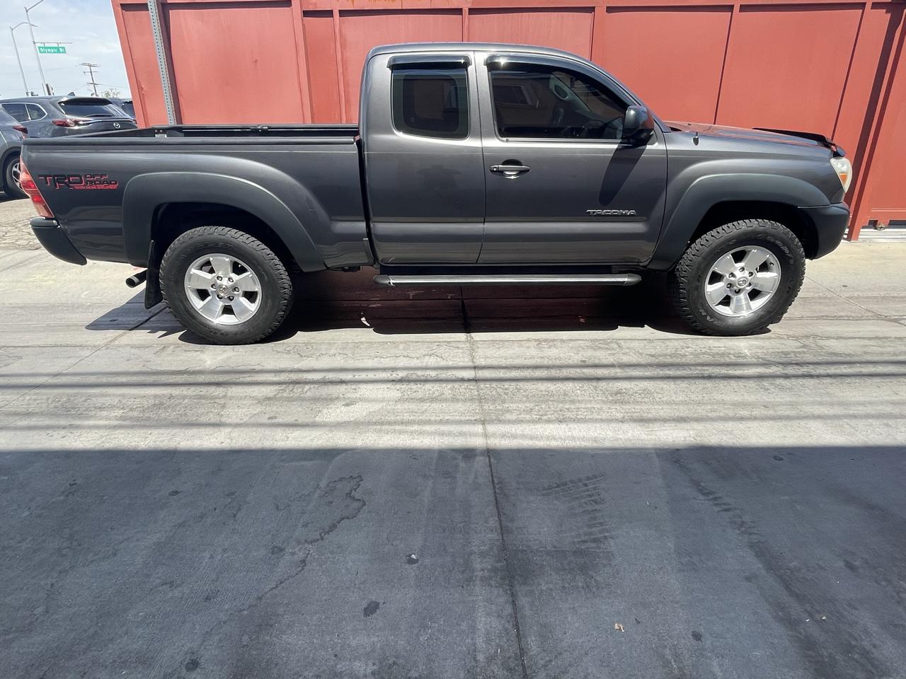 Toyota Tacoma PreRunner Access Cab 2WD 2013