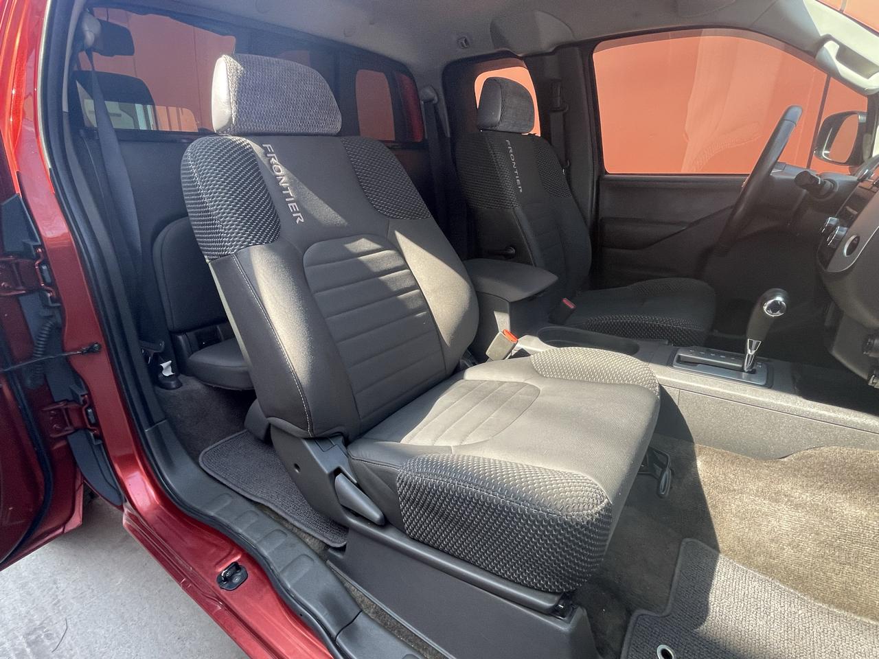 Nissan Frontier SV King Cab 6MT 2WD 2015