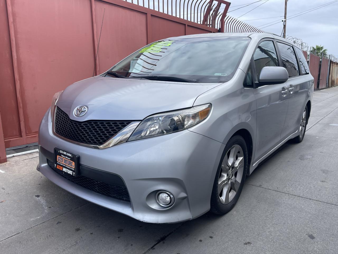 Toyota Sienna  2011