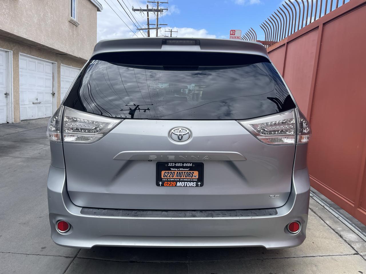 Toyota Sienna  2011