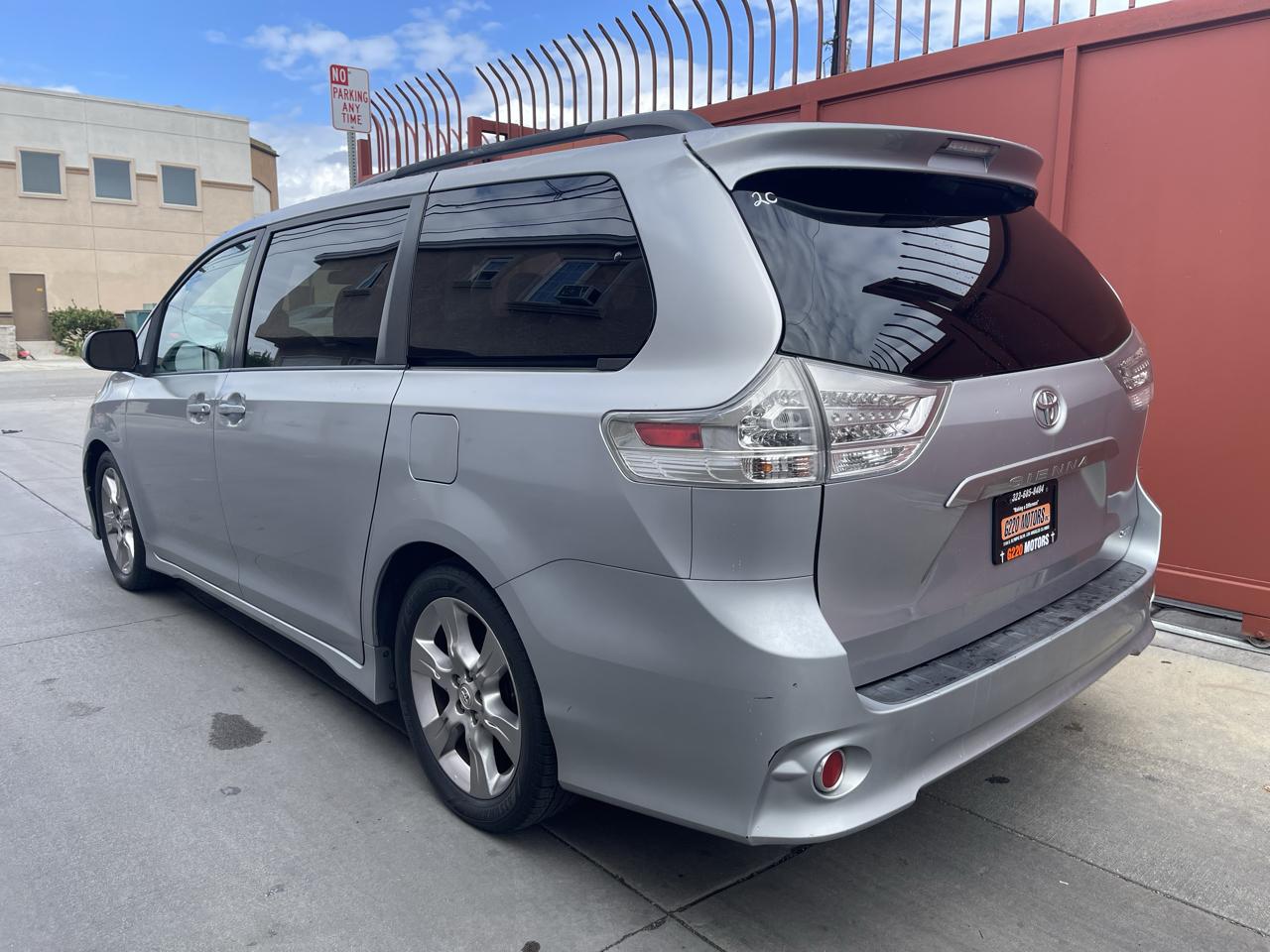 Toyota Sienna  2011