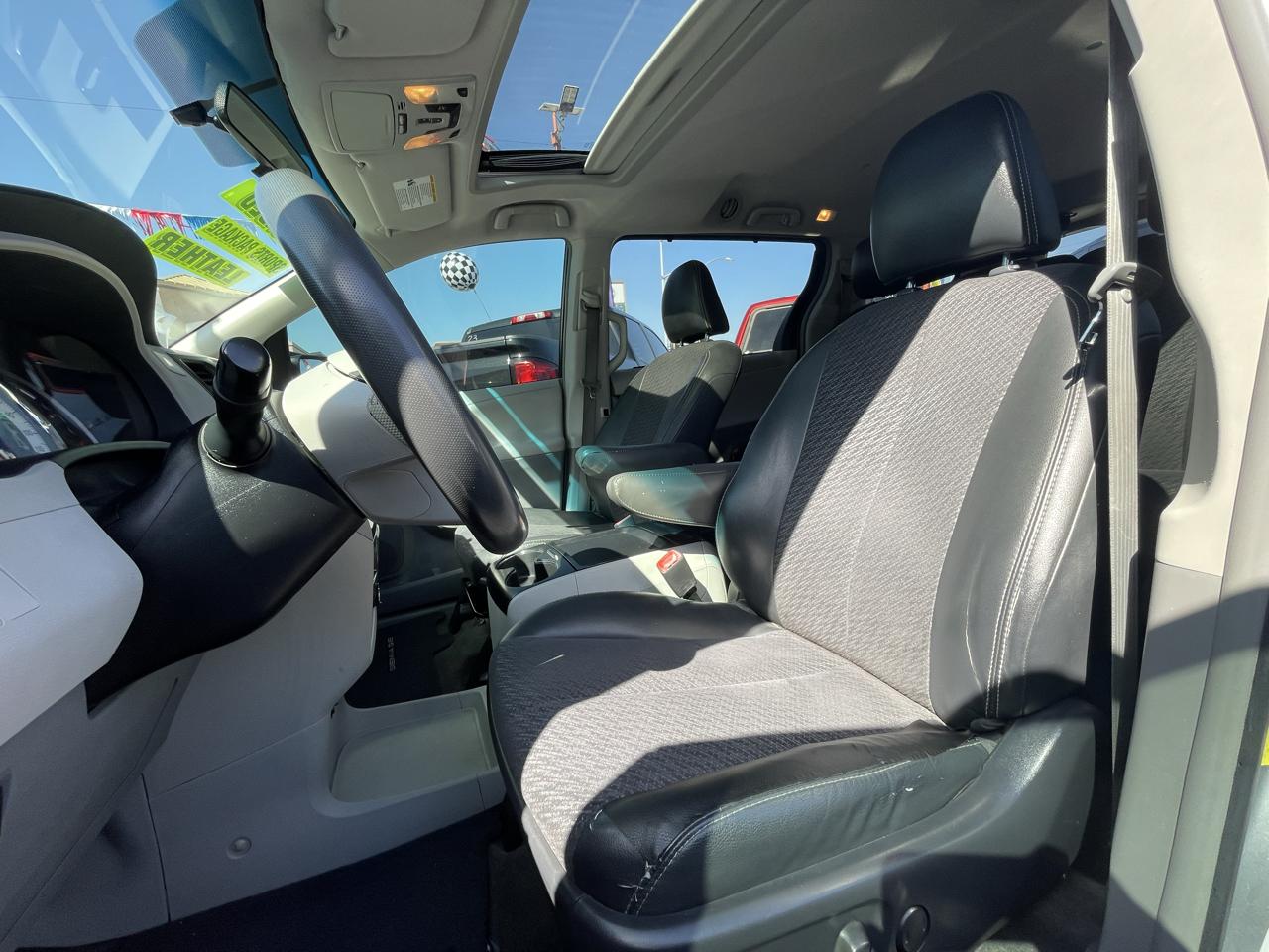 Toyota Sienna  2011