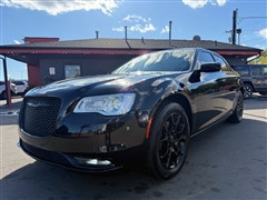 2017 Chrysler 300  2017 Chrysler 300