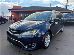 2017 Chrysler Pacifica  2017 Chrysler Pacifica