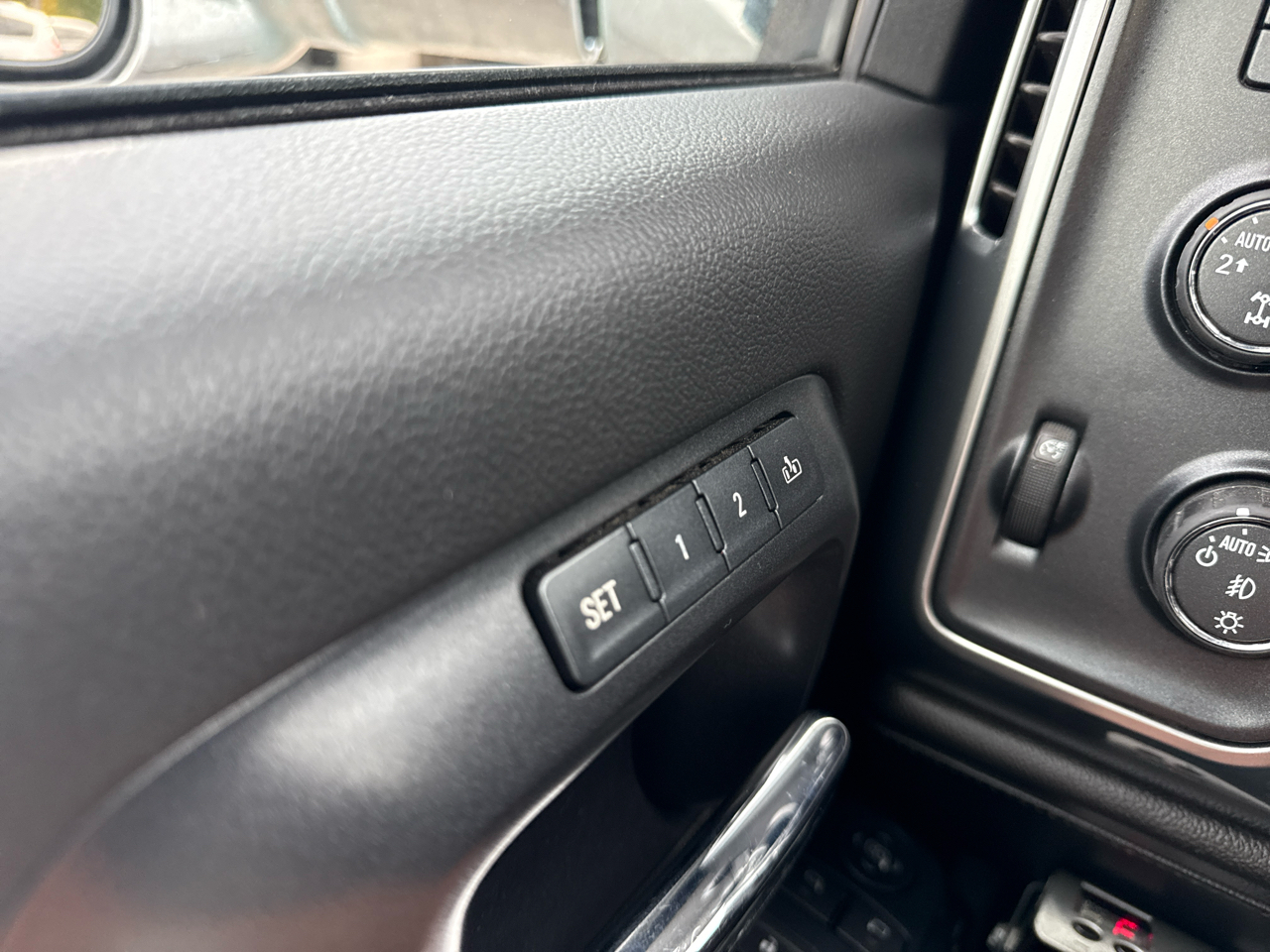 Chevrolet Silverado 1500 2LZ Crew Cab Long Box 4WD 2014