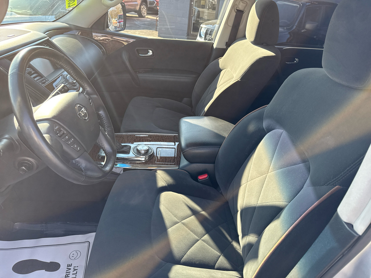 Nissan Armada Platinum AWD 2017