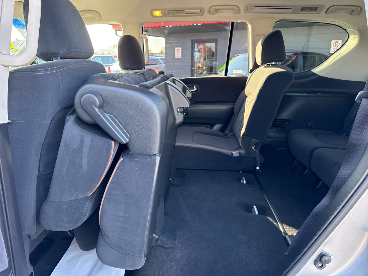 Nissan Armada Platinum AWD 2017