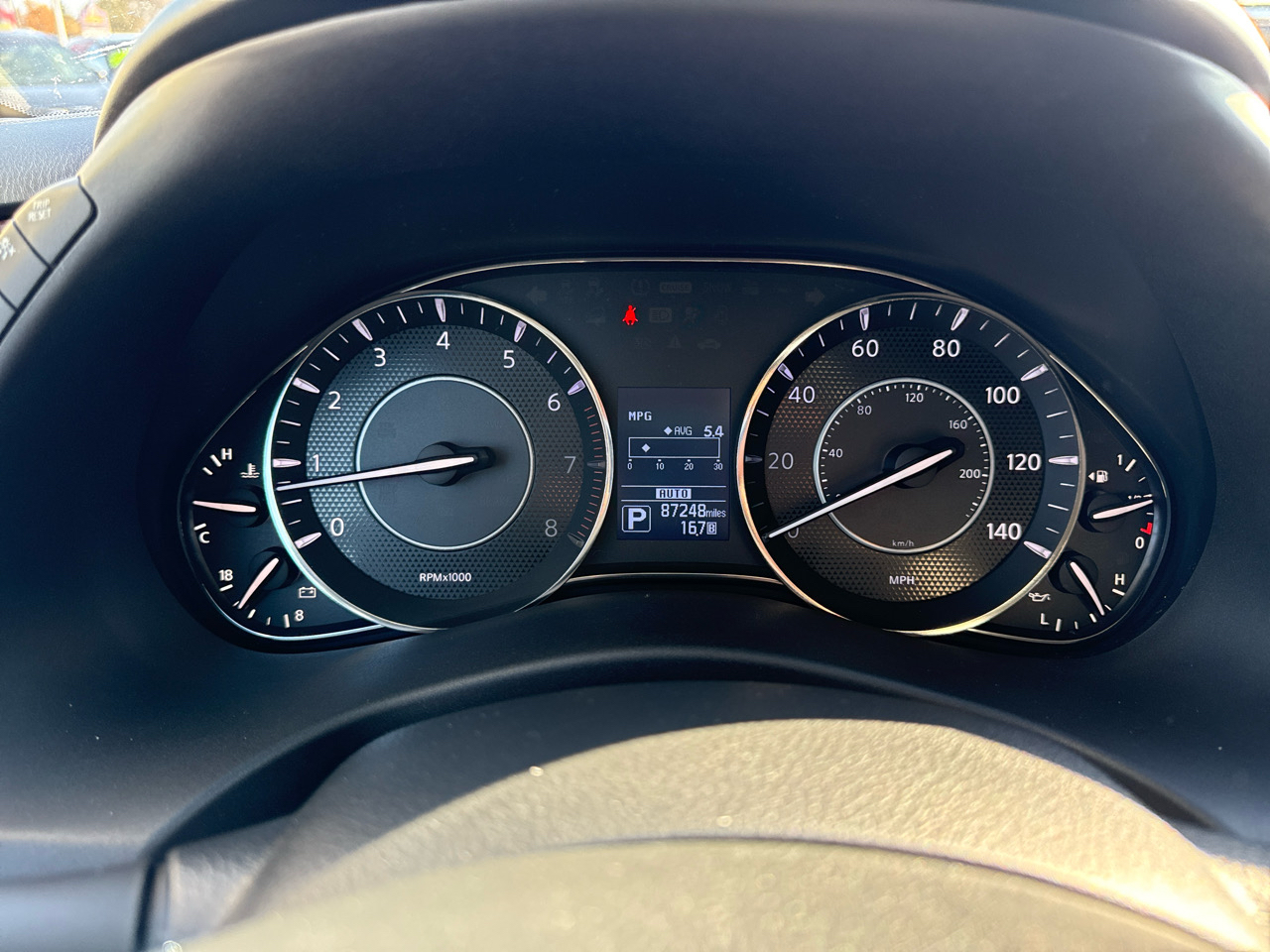 Nissan Armada Platinum AWD 2017