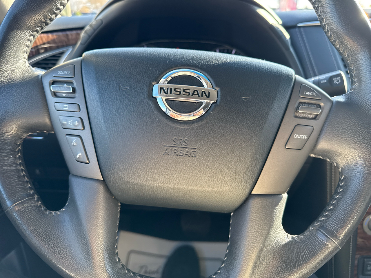 Nissan Armada Platinum AWD 2017