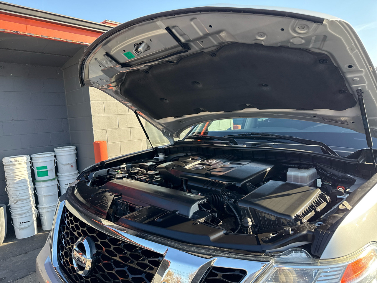 Nissan Armada Platinum AWD 2017