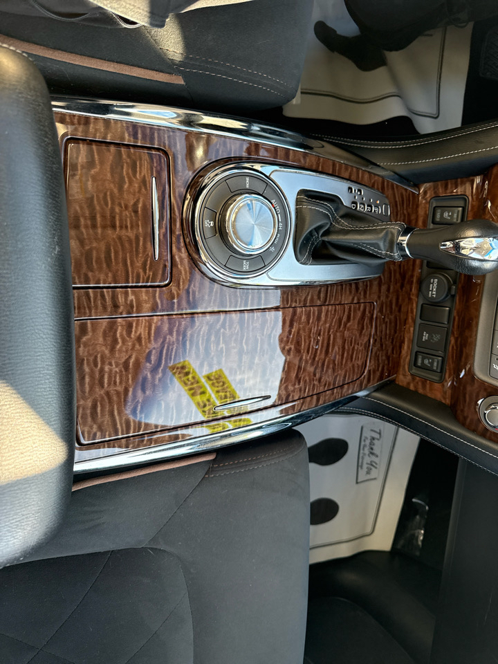 Nissan Armada Platinum AWD 2017