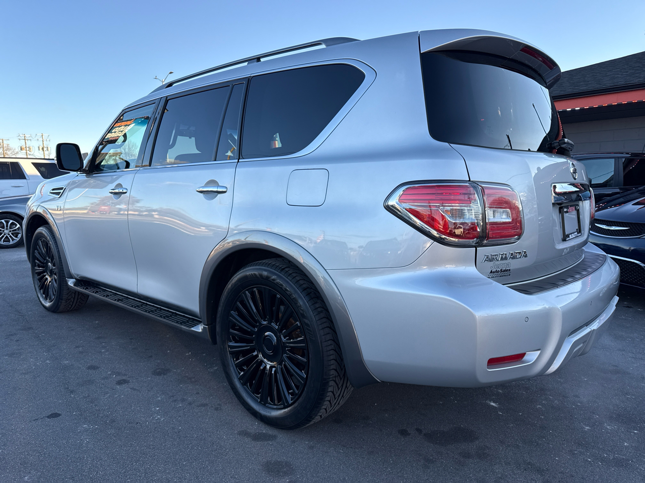 Nissan Armada Platinum AWD 2017