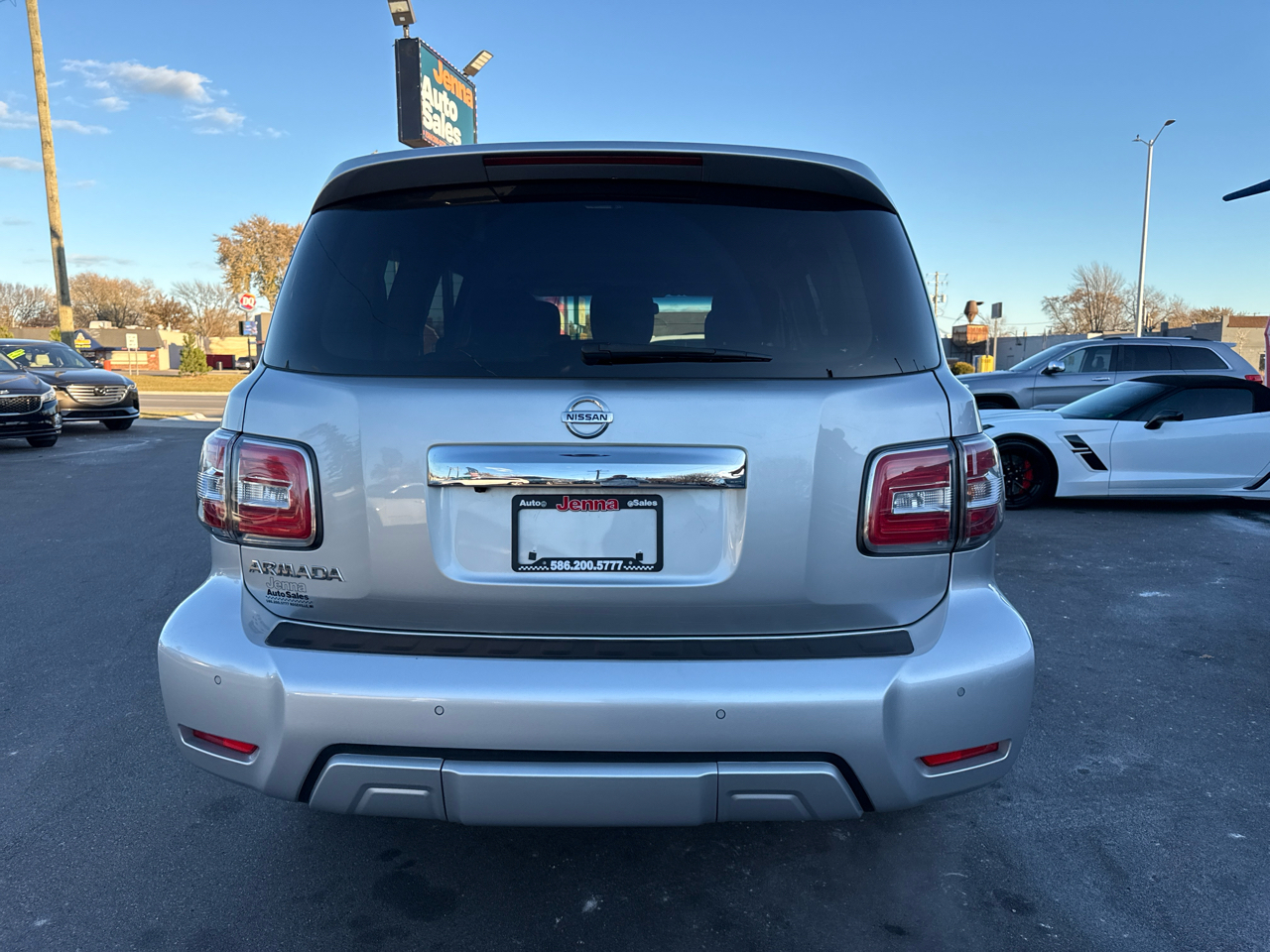Nissan Armada Platinum AWD 2017
