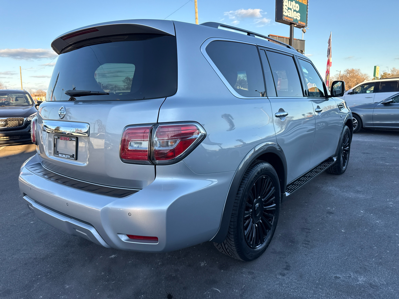 Nissan Armada Platinum AWD 2017