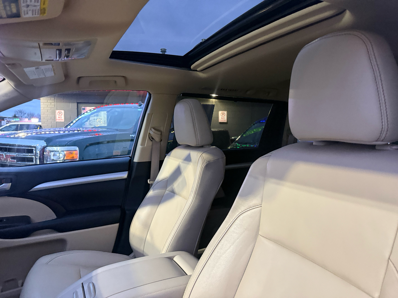 Toyota Highlander XLE AWD V6 2017