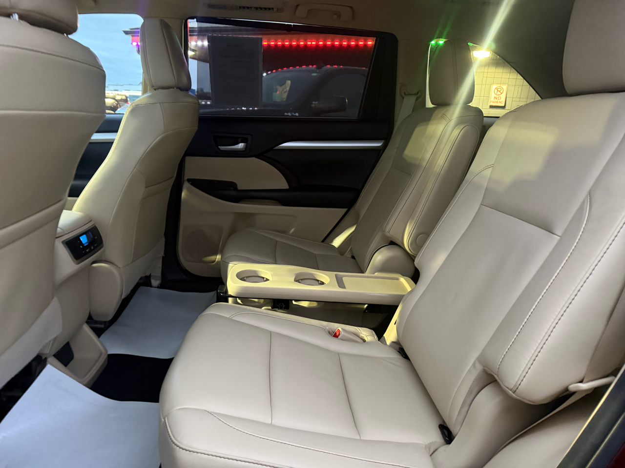 Toyota Highlander XLE AWD V6 2017