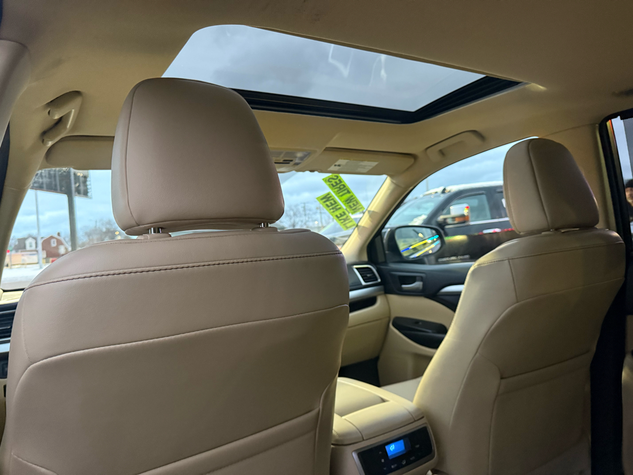 Toyota Highlander XLE AWD V6 2017