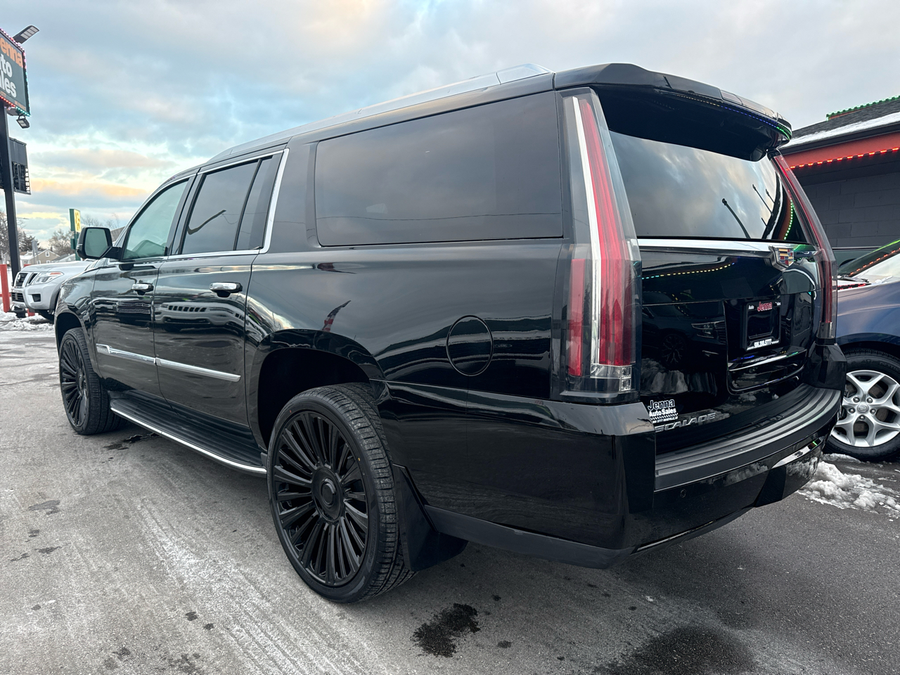 Cadillac Escalade ESV Premium 4WD 2016