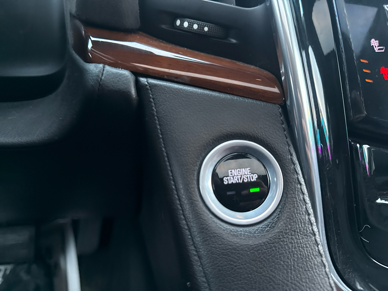 Cadillac Escalade ESV Premium 4WD 2016