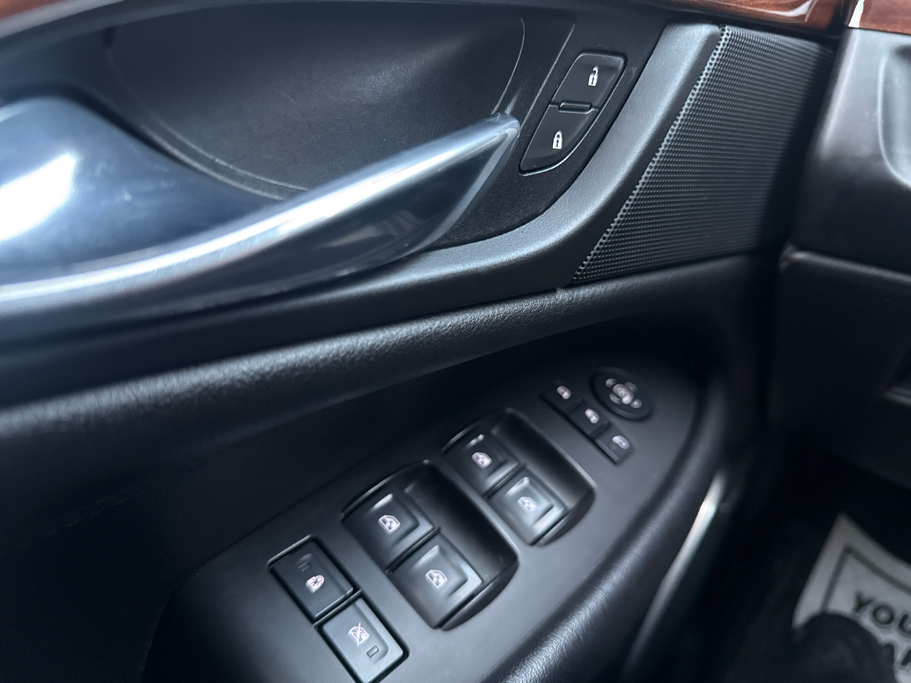 Cadillac Escalade ESV Premium 4WD 2016