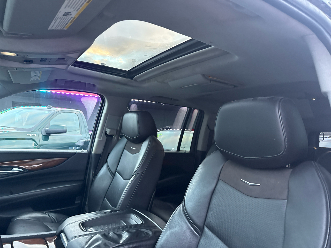 Cadillac Escalade ESV Premium 4WD 2016