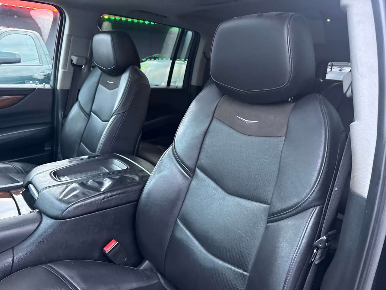Cadillac Escalade ESV Premium 4WD 2016