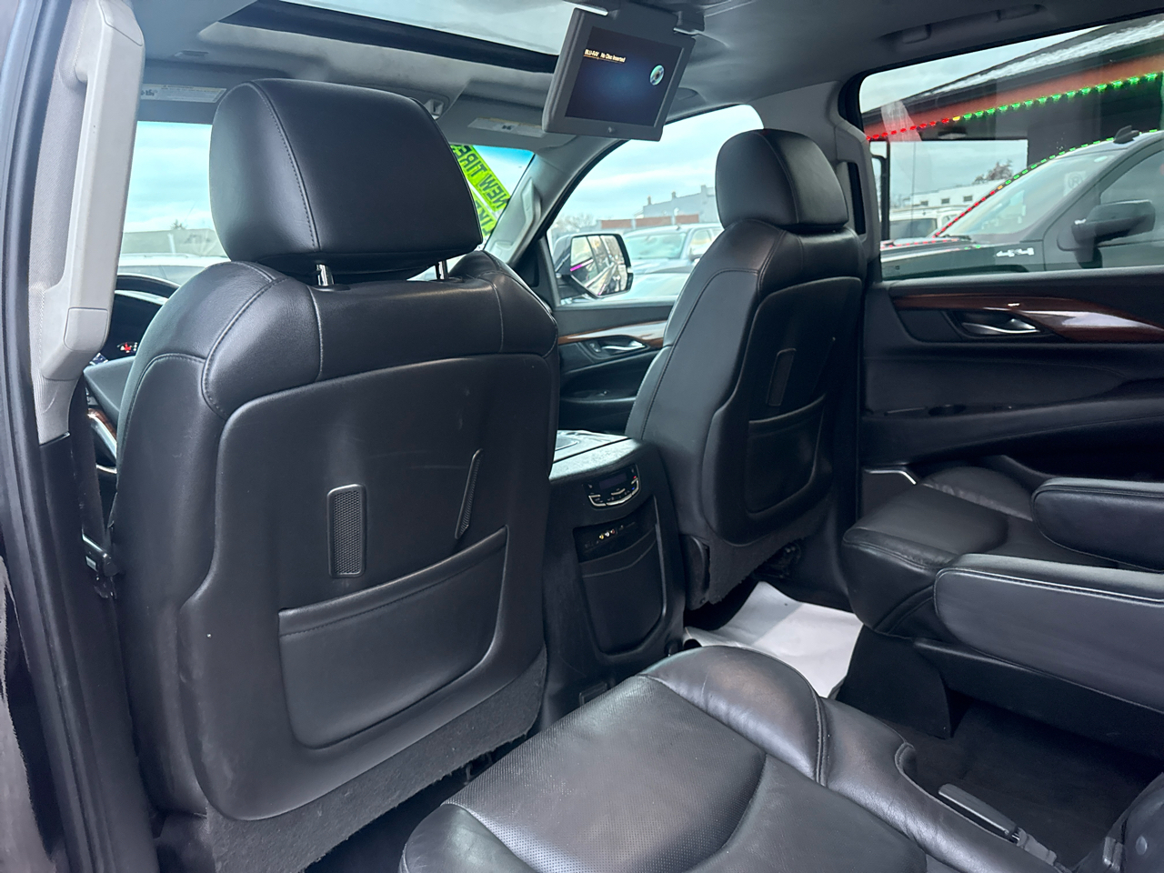 Cadillac Escalade ESV Premium 4WD 2016