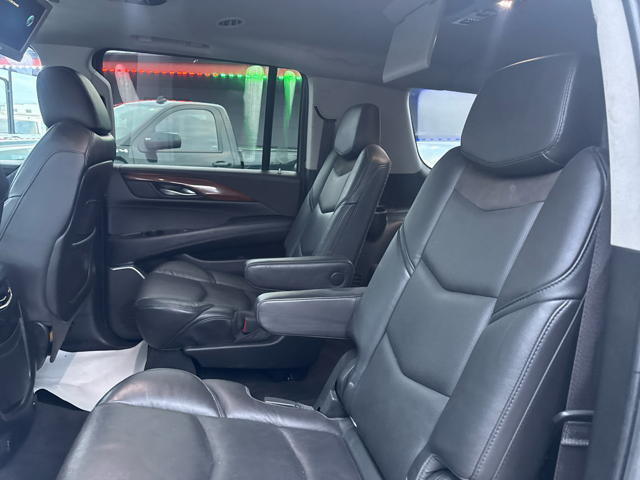 Cadillac Escalade ESV Premium 4WD 2016