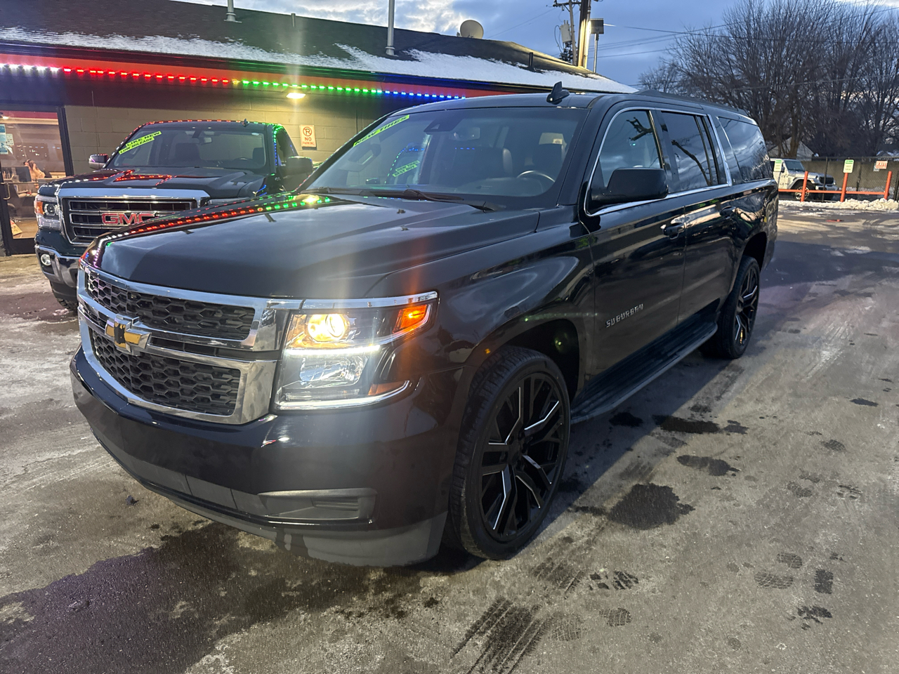 Chevrolet Suburban LT 4WD 2018
