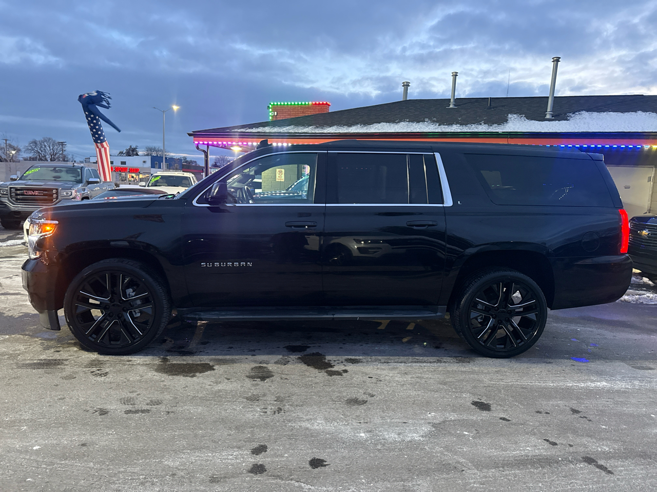 Chevrolet Suburban LT 4WD 2018