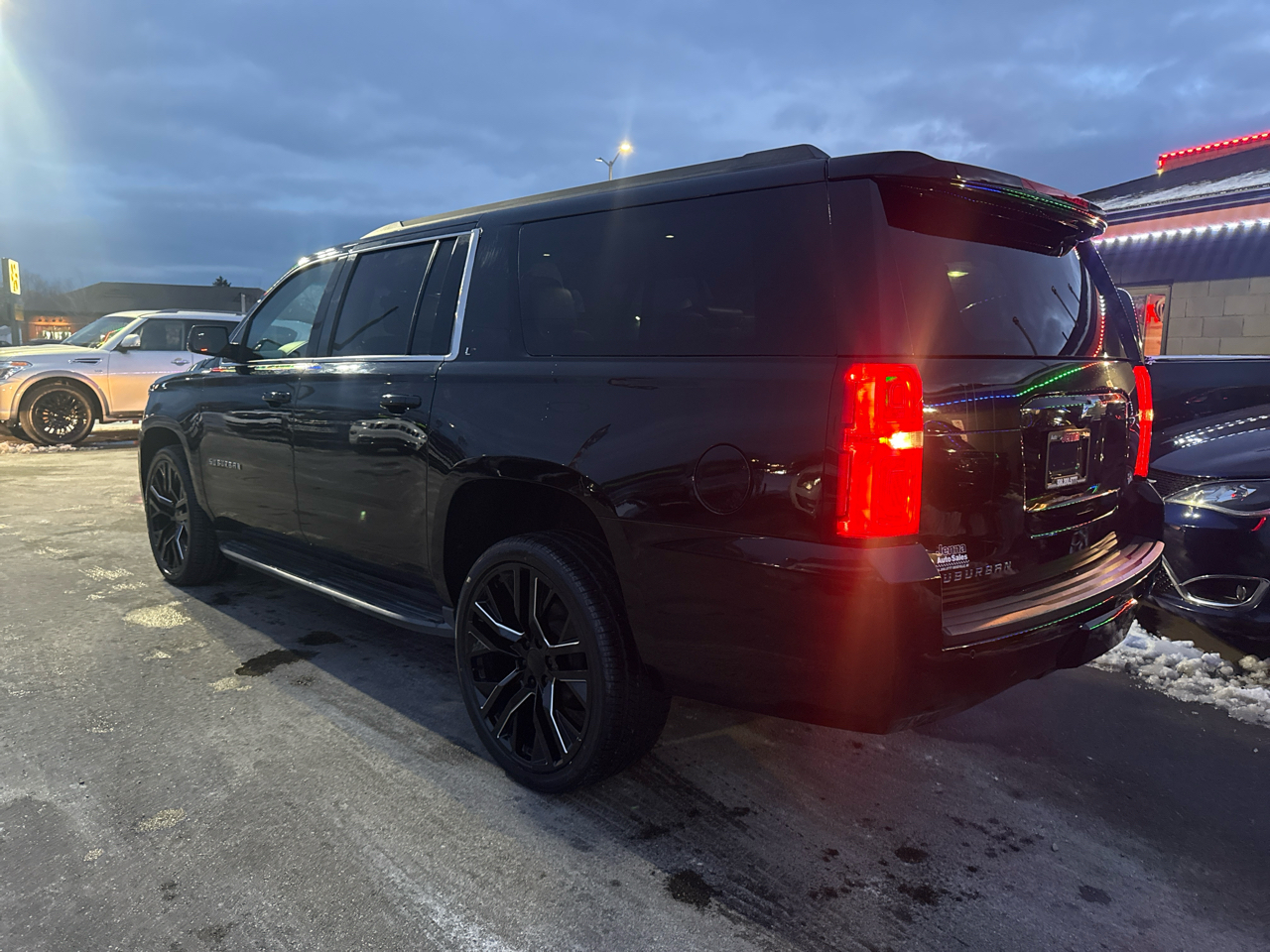 Chevrolet Suburban LT 4WD 2018