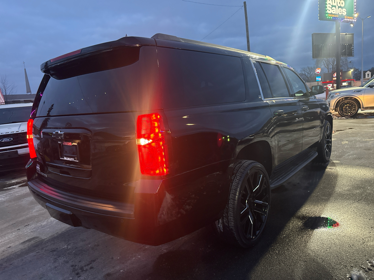 Chevrolet Suburban LT 4WD 2018