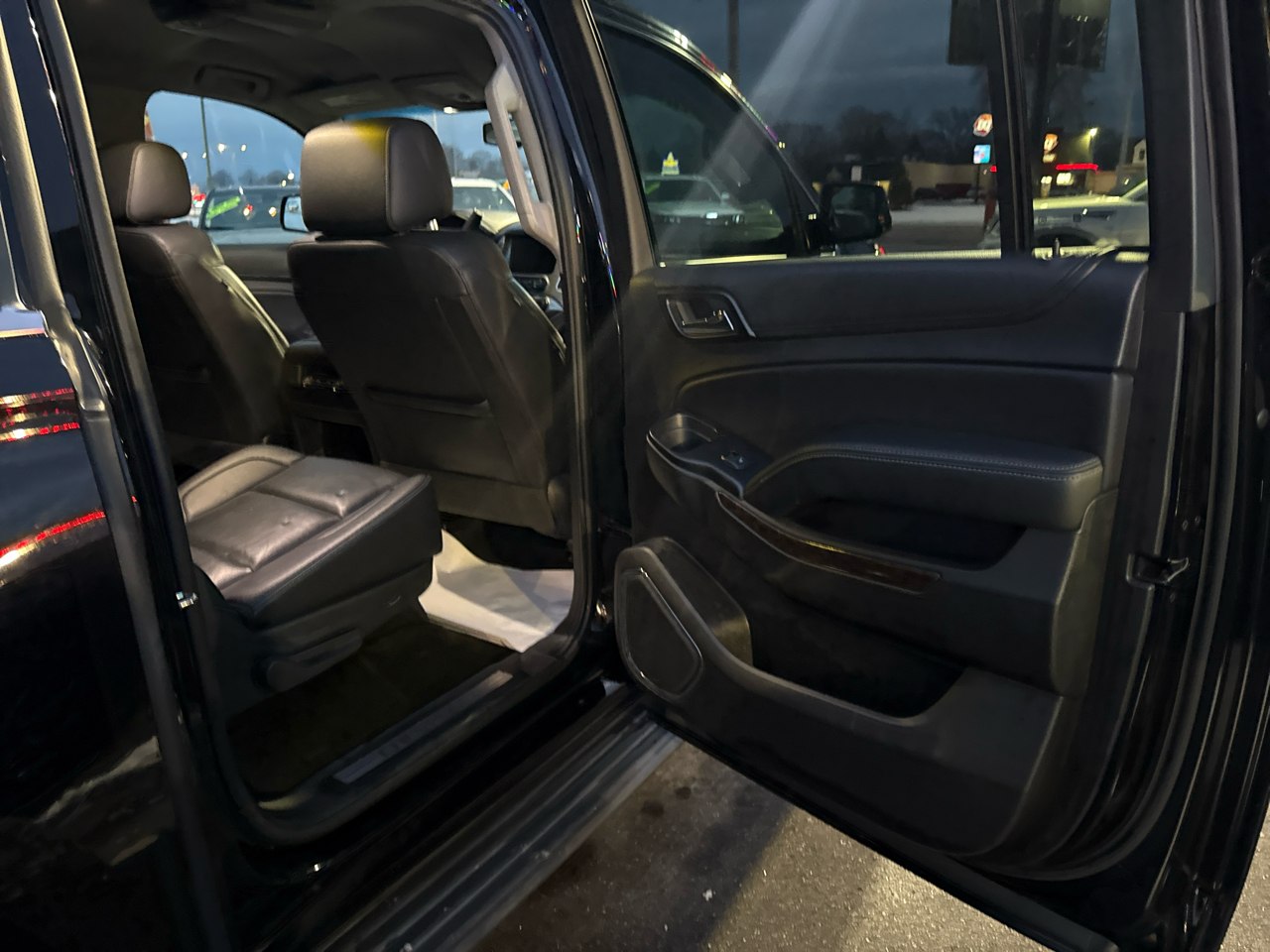 Chevrolet Suburban LT 4WD 2018