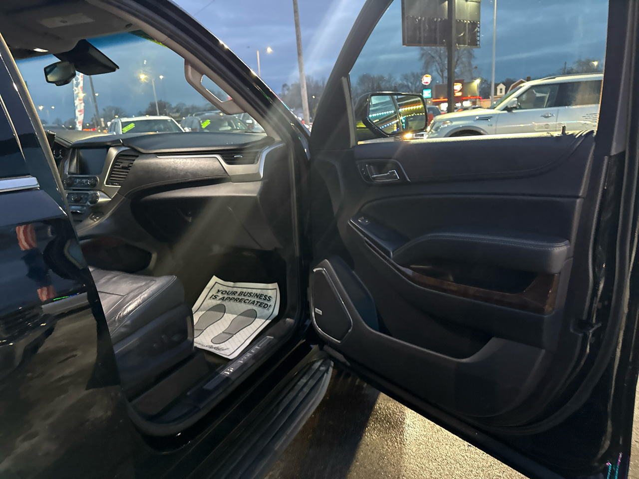 Chevrolet Suburban LT 4WD 2018