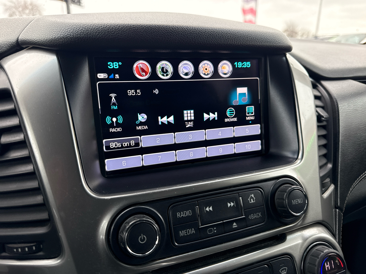 Chevrolet Suburban LT 4WD 2018