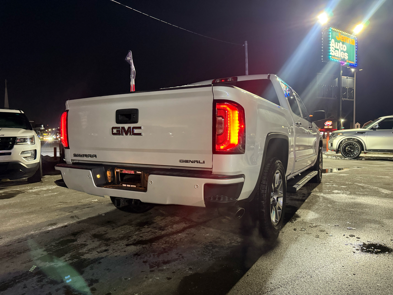 GMC Sierra 1500 Denali Crew Cab Long Box 4WD 2016