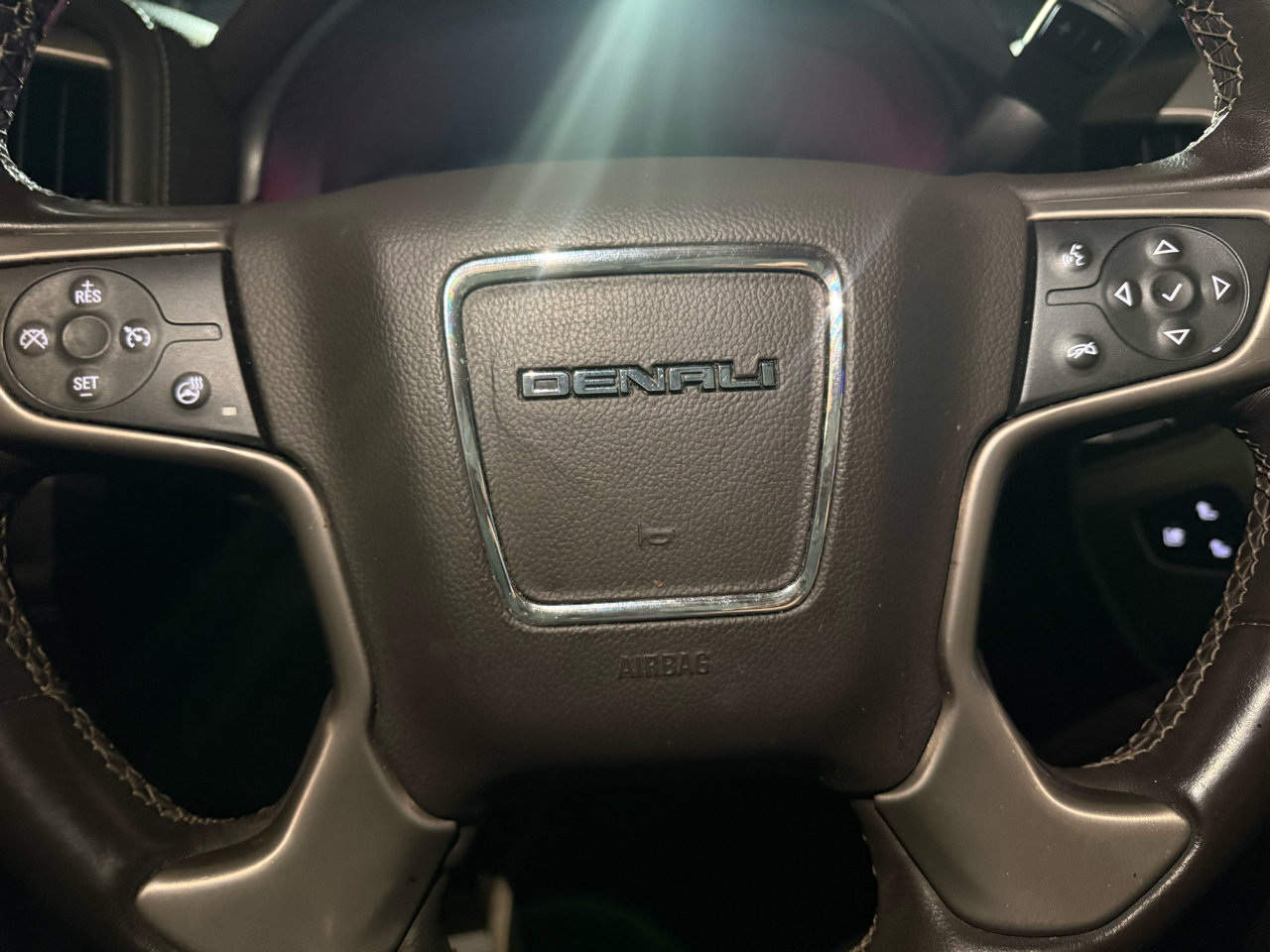 GMC Sierra 1500 Denali Crew Cab Long Box 4WD 2016