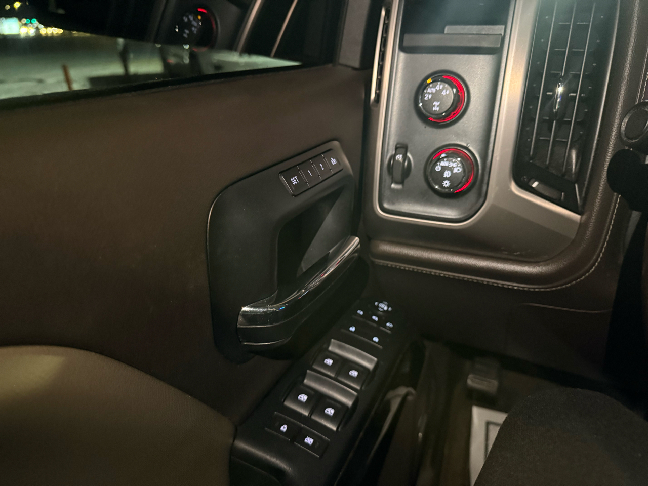 GMC Sierra 1500 Denali Crew Cab Long Box 4WD 2016