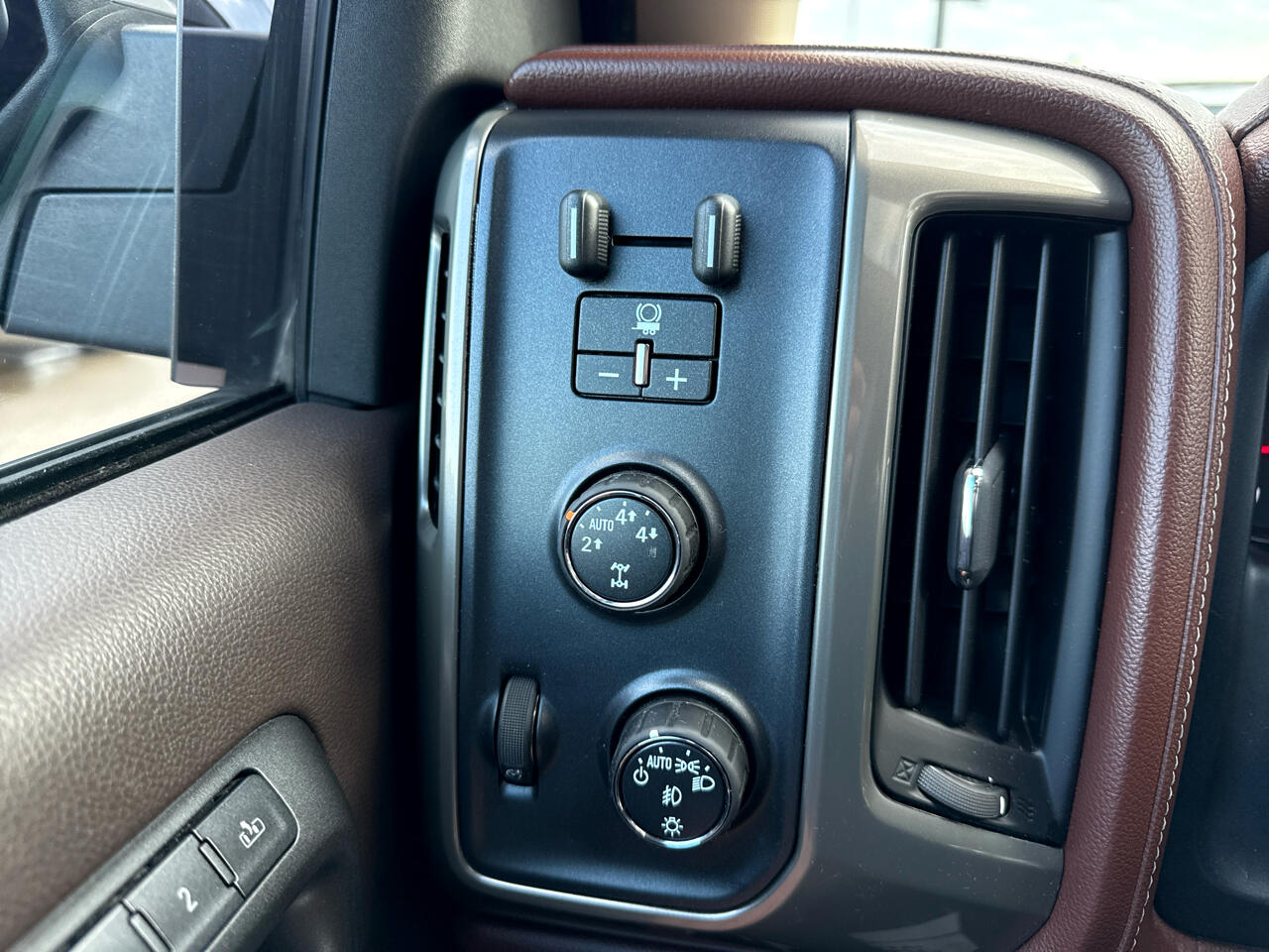 Chevrolet Silverado 1500 High Country Crew Cab 4WD 2015