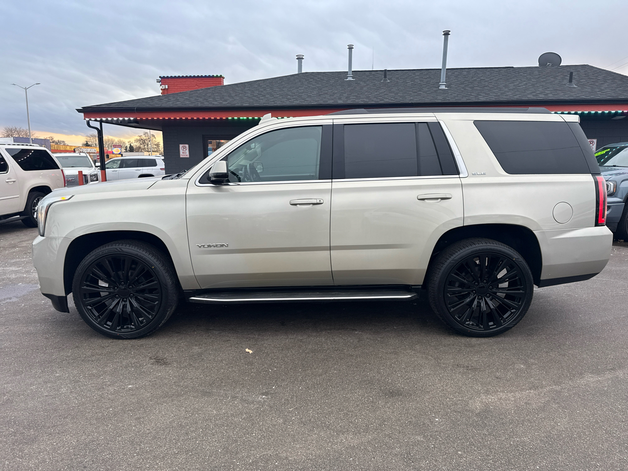 GMC Yukon SLE 4WD 2015