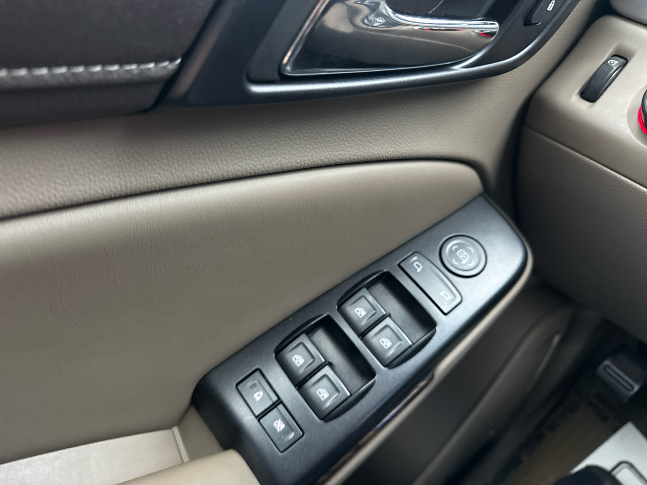 GMC Yukon SLE 4WD 2015