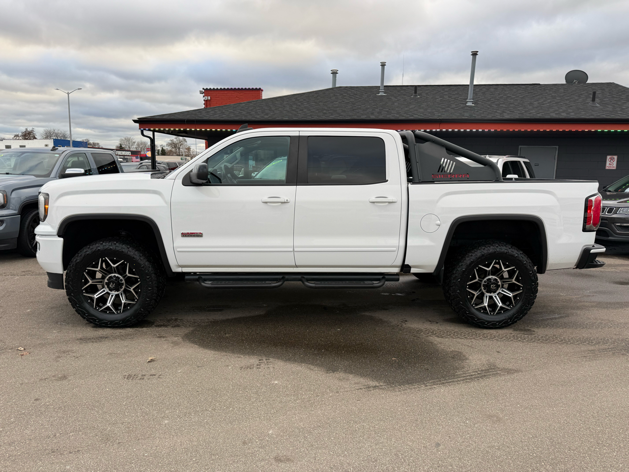 GMC Sierra 1500 SLT Crew Cab Long Box 4WD 2017