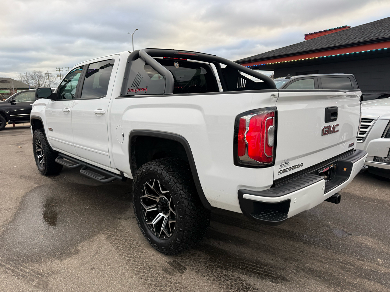 GMC Sierra 1500 SLT Crew Cab Long Box 4WD 2017