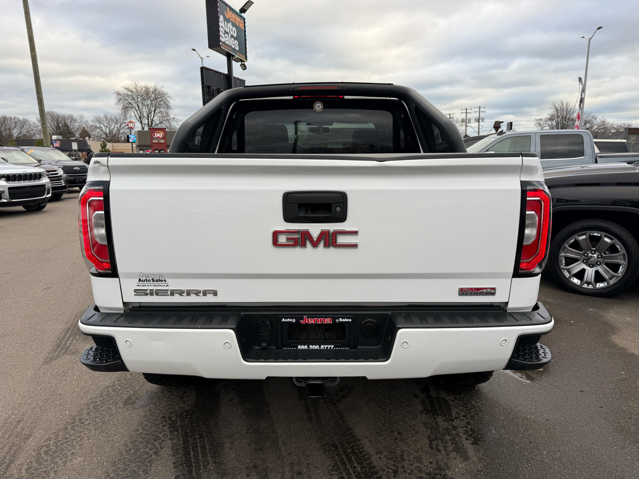 GMC Sierra 1500 SLT Crew Cab Long Box 4WD 2017