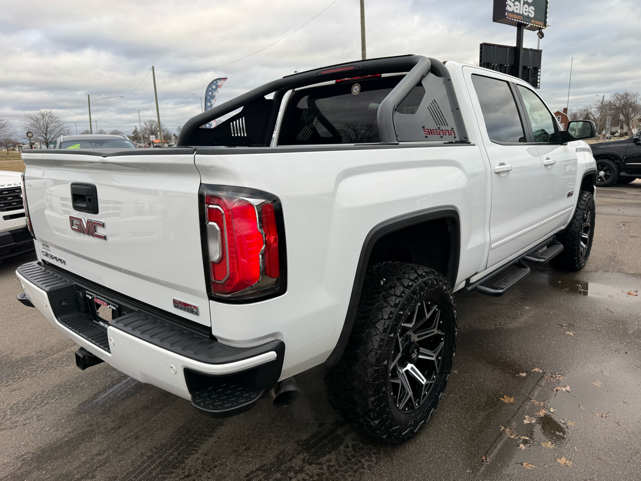 GMC Sierra 1500 SLT Crew Cab Long Box 4WD 2017
